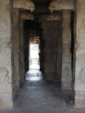 Hindistan 'ın Andhra Pradesh eyaletindeki Lepakshi' de bulunan güzel Veerabhadra Hindu tapınağına yakın plan