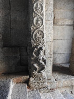 Hindistan 'ın Andhra Pradesh eyaletindeki Lepakshi' de bulunan güzel Veerabhadra Hindu tapınağına yakın plan