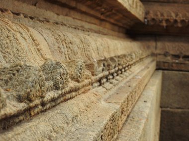 Hindistan 'ın Andhra Pradesh eyaletindeki Lepakshi' de bulunan güzel Veerabhadra Hindu tapınağına yakın plan