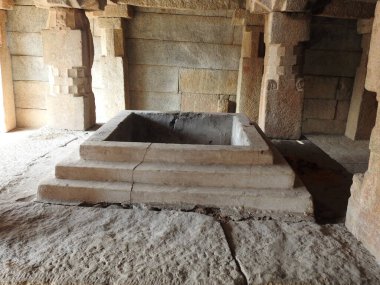 Hindistan 'ın Andhra Pradesh eyaletindeki Lepakshi' de bulunan güzel Veerabhadra Hindu tapınağına yakın plan