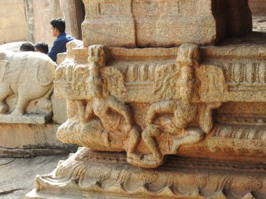 Hindistan 'ın Andhra Pradesh eyaletindeki Lepakshi' de bulunan güzel Veerabhadra Hindu tapınağına yakın plan
