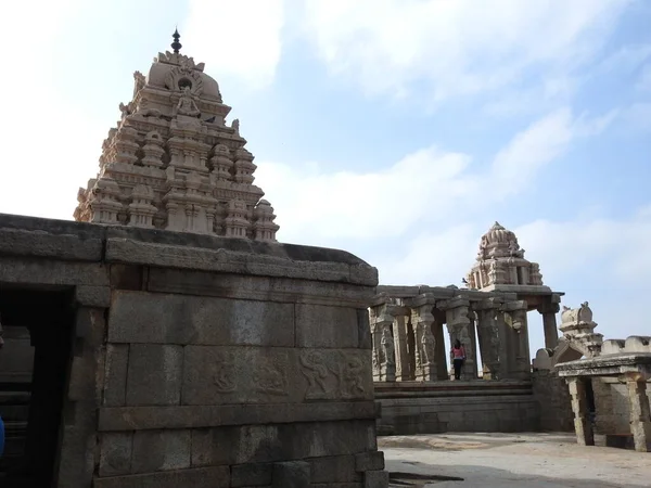 Primer Plano Del Hermoso Templo Hindú Veerabhadra Ubicado Lepakshi Estado —  Fotos de Stock