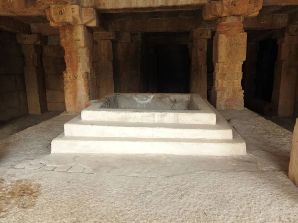 Primer Plano Del Hermoso Templo Hindú Veerabhadra Ubicado Lepakshi Estado —  Fotos de Stock