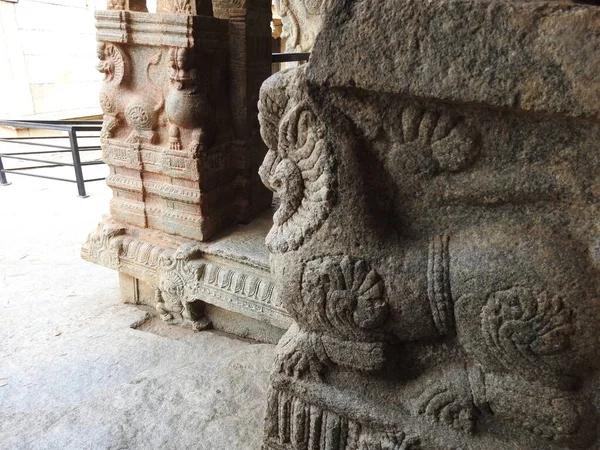 Primer Plano Del Hermoso Templo Hindú Veerabhadra Ubicado Lepakshi Estado —  Fotos de Stock