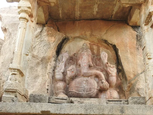 Primer Plano Del Hermoso Templo Hindú Veerabhadra Ubicado Lepakshi Estado —  Fotos de Stock