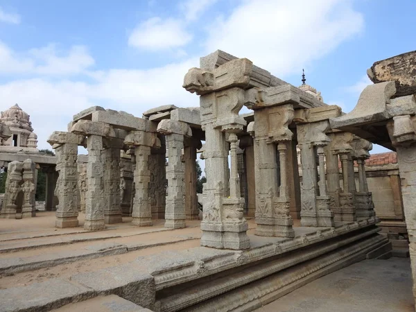 Primer Plano Del Hermoso Templo Hindú Veerabhadra Ubicado Lepakshi Estado —  Fotos de Stock