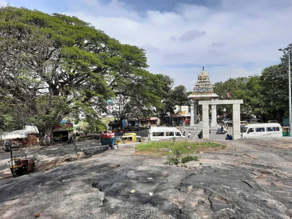 Bangalore Karnataka India Jan 2021 Група Молодих Людей Стоять Біля — стокове фото