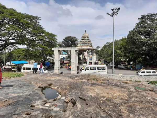 Bangalore Karnataka Inde Janv 2021 Groupe Jeunes Debout Entrée Temple — Photo