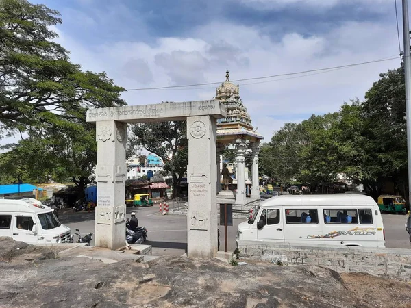 Bangalore Karnataka Inde Janv 2021 Groupe Jeunes Debout Entrée Temple — Photo