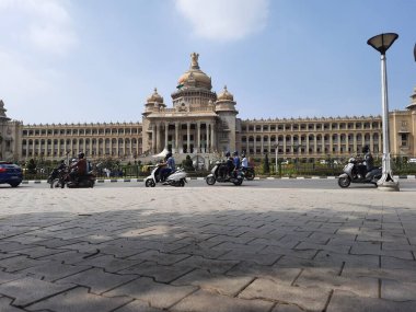 Bangalore, Karnataka, Hindistan-31 Ocak 2021: Güzel Vidhana Soudha 'nın Kapanışı, Karnataka eyaleti yasama meclisinin merkezidir..