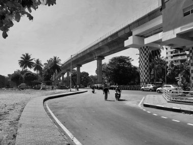 Bangalore, Karnataka, Hindistan-25 Ocak 2021: Yeşil Hat Namma Metro Konanakunte Metro İstasyonu 'nun güzel manzarası ve doğa geçmişi olan tarihi bina