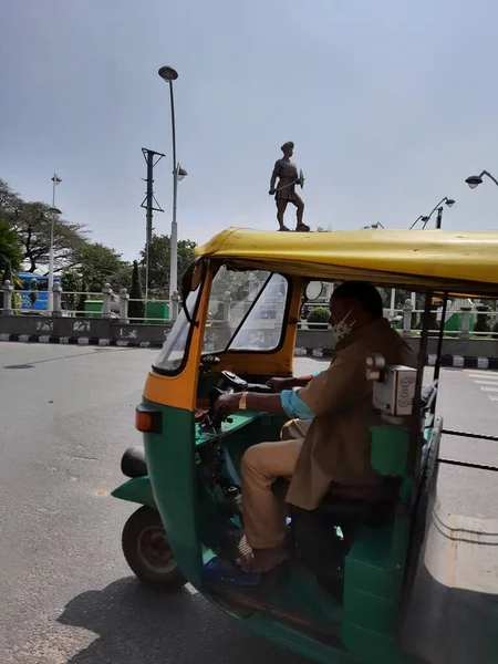 Bangalore Karnataka Índia Jan 2021 Fechar Tráfego Pesado Círculo Estátua — Fotografia de Stock