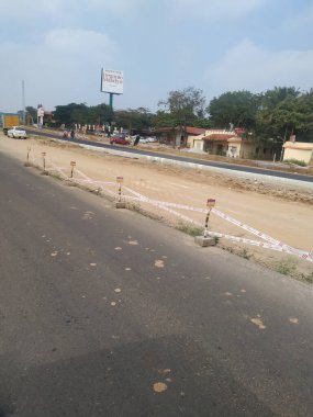 Channapatna, Karnataka, Hindistan-17 Ocak 2021: Channapatna ve Ramanagara ilçeleri arasında Bangalore 'dan Mysore Highway' e güzel asfalt yolun kapatılması.