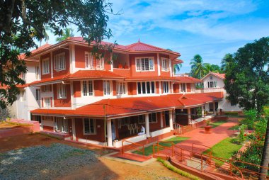 Thrissur, Kerala, Hindistan-30 Kasım 2010: Venginissery Venginissery, Trissur City 'deki güzel Narayanashrama Tapovanam Ashram binası.