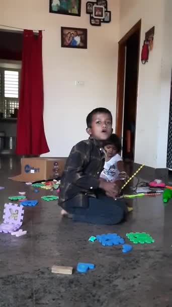 Bangalore Karnataka India Mar 2021 Group Kids Play Using English — Stock Video