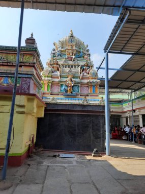 Doddaballapur, Karnataka, Hindistan-Nisan 18 2021: Shri Ghati Subrahmanya Tapınağı Hindu dini Puja tarihi eserine sahip yakın çekim