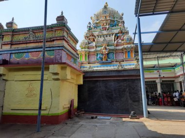 Doddaballapur, Karnataka, Hindistan-Nisan 18 2021: Shri Ghati Subrahmanya Tapınağı Hindu dini Puja tarihi eserine sahip yakın çekim