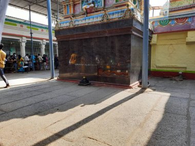 Doddaballapur, Karnataka, Hindistan-Nisan 18 2021: Shri Ghati Subrahmanya Tapınağı Hindu dini Puja tarihi eserine sahip yakın çekim