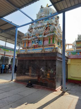Doddaballapur, Karnataka, Hindistan-Nisan 18 2021: Shri Ghati Subrahmanya Tapınağı Hindu dini Puja tarihi eserine sahip yakın çekim