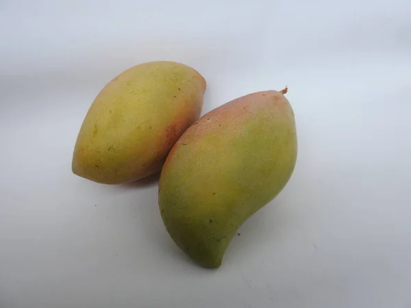 Nærbillede Single Gruppe Totapuri Raw Mango Frugt Isoleret Hvid Baggrund - Stock-foto