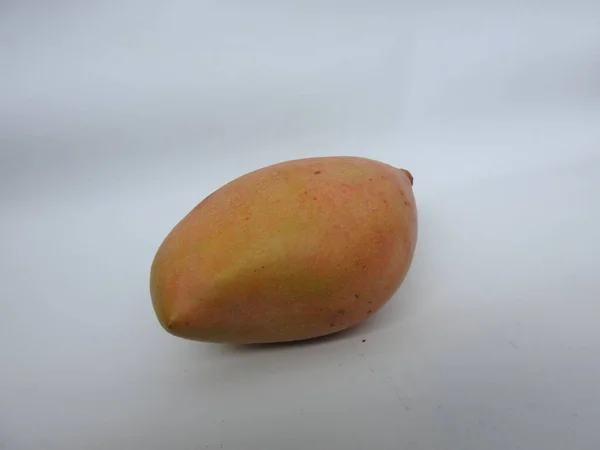 Closeup Single Grupo Totapuri Raw Mango Fruit Isolado Fundo Branco — Fotografia de Stock