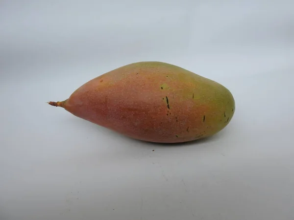Tek Kişilik Totapuri Raw Mango Meyvesi Grubu Beyaz Arkaplanda Izole — Stok fotoğraf