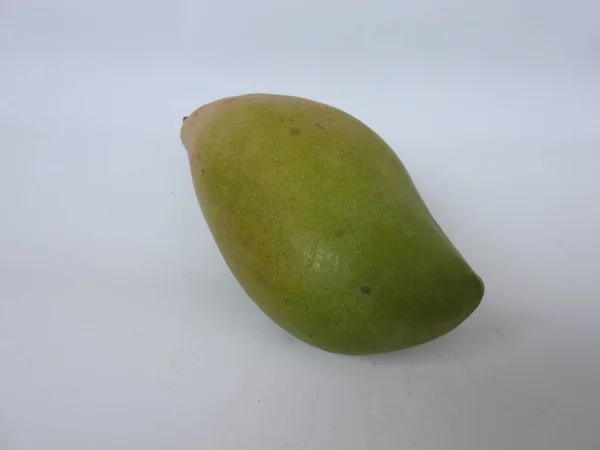 Närbild Enda Och Grupp Totapuri Raw Mango Frukt Isolerad Vit — Stockfoto