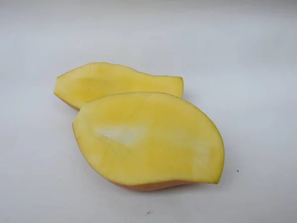Fechar Único Grupo Totapuri Raw Mango Fatiado Frutas Isoladas Sobre — Fotografia de Stock