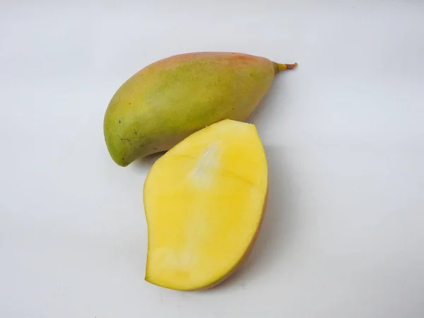 Cup Single Group Totapo Raw Mango Slipped Fruit Изолирован Белом — стоковое фото