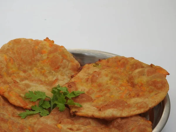 Primo Piano Fatto Casa Carota Puri Poori Con Curry Vegetale — Foto Stock