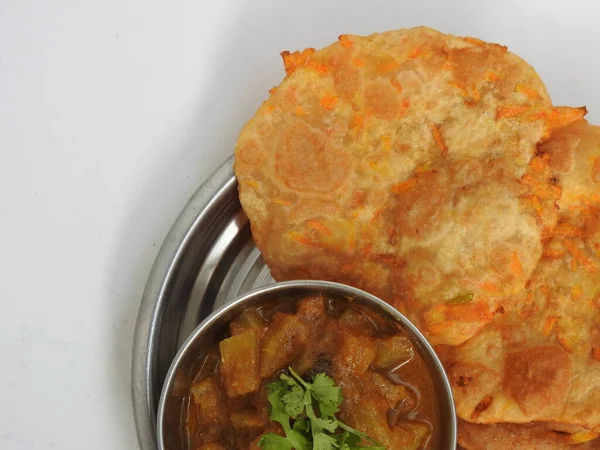 Primer Plano Puri Zanahoria Casera Poori Con Curry Vegetal Una —  Fotos de Stock