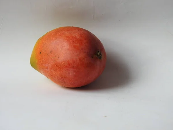 Closeup Beautiful Fresh Colorful Indian Alphonso Mango Fruits Isolated White — Photo