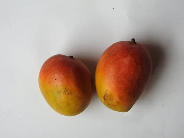 Closeup Beautiful Fresh Colorful Indian Alphonso Mango Fruits Isolated White — Stock Photo, Image