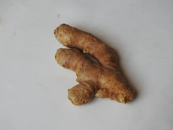 Groep Van Kruiden Medicijnen Verse Gember Wortelstok Met Groene Bladeren — Stockfoto