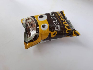 Bangalore, Karnataka, Hindistan-Haziran 25 2021: Soulfull Ragi Isırıkları 'nın Kapanışı Beyaz arka planda izole edilmiş Çocuklar için Sağlıklı Sabah Atıştırmaları