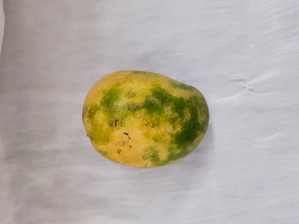 Fechar Belo Rei Indiano Frutas Manga Bangapalli Isolado Fundo Branco — Fotografia de Stock
