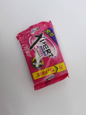 Bangalore, Karnataka, Hindistan-17 Temmuz 2021: Dolu XPERT Utensil Temizleyici Çubuğu ve Temizleyici Pedi beyaz arkaplanda izole edildi