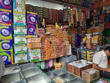 Bangalore, Karnataka, Hindistan-Haziran 10-2021: Şehirde market alışverişi için Hint İstihkakı veya Tedarik Dükkanı kapatıldı