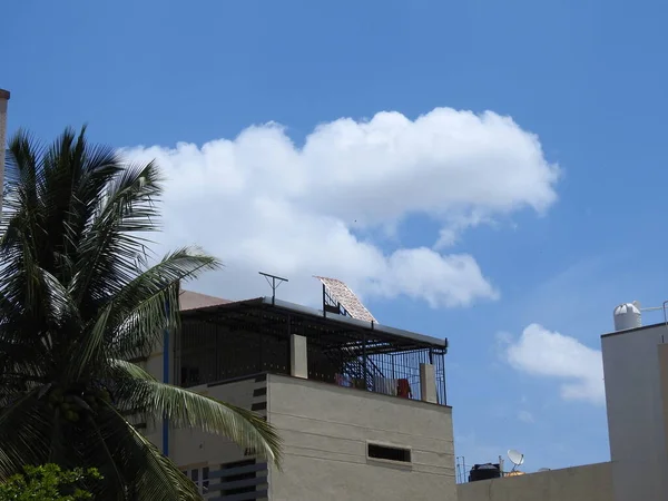 Primer Plano Hermosos Cielos Nube Blanca Con Fondo Azul Cielo —  Fotos de Stock