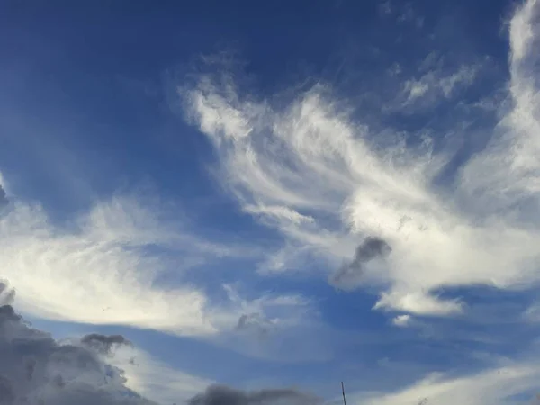 Closeup Belos Céus Nuvem Branca Com Fundo Azul Céu — Fotografia de Stock