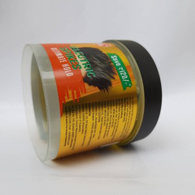 Bangalore, Karnataka, Hindistan-Aug 10-2021: Set Wyle Style Saç Jel Ultimate Hold, 250 ml plastik kap veya beyaz arkaplanda izole edilmiş şişe