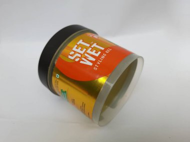 Bangalore, Karnataka, Hindistan-Aug 10-2021: Set Wyle Style Saç Jel Ultimate Hold, 250 ml plastik kap veya beyaz arkaplanda izole edilmiş şişe