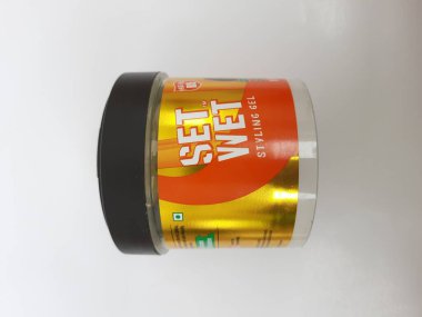 Bangalore, Karnataka, Hindistan-Aug 10-2021: Set Wyle Style Saç Jel Ultimate Hold, 250 ml plastik kap veya beyaz arkaplanda izole edilmiş şişe