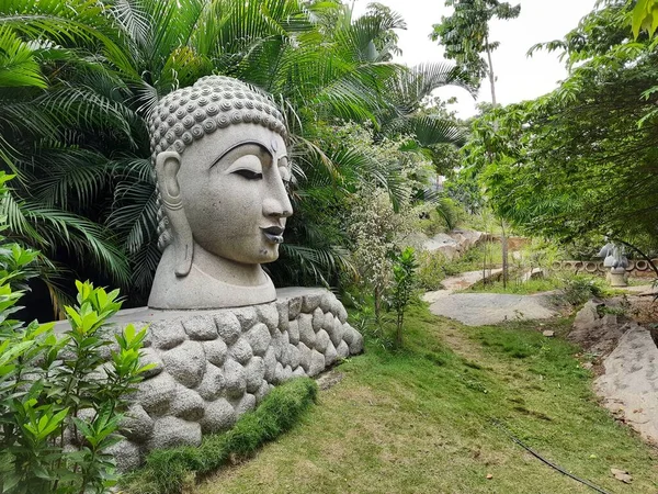 Nahaufnahme Von Schönen Großen Stein Lord Buddha Statue Befindet Sich — Stockfoto