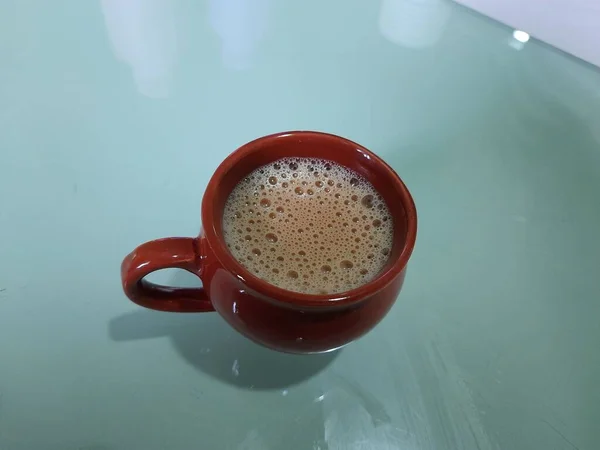 Primo Piano Argilla Colore Rosso Marrone Sola Tazza Caffè Sabbia — Foto Stock