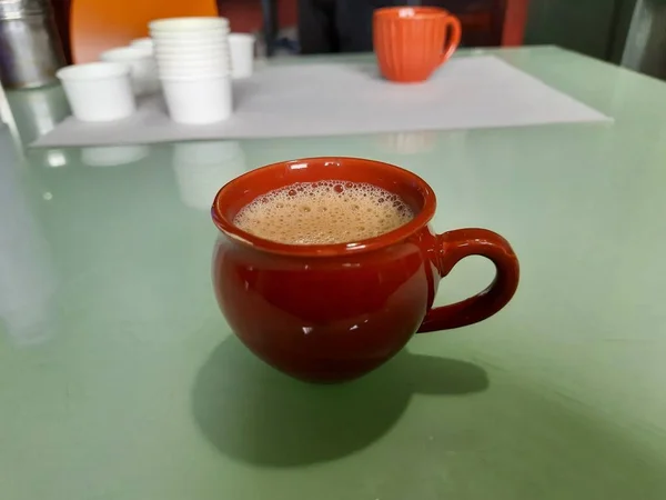 Primer Plano Arcilla Color Rojo Marrón Taza Café Arena Una — Foto de Stock