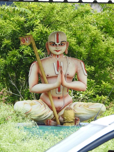 2021年8月14日インド カルナータカ州チャナパトナ 11世紀の美しい景色の閉鎖Vaishnavaite Saint Bagavad Ramanuja Charya Stature Timmappana Betta — ストック写真