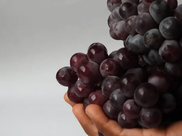 Closeup Beautiful Dark Red Black Color Grape Fruits Bunch Isolated — Stock Photo, Image