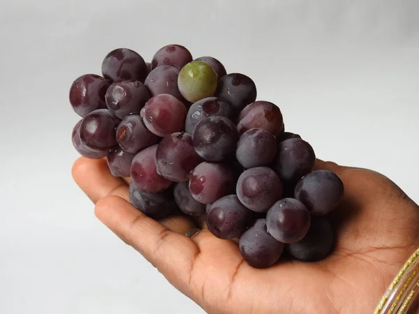 Closeup Beautiful Dark Red Black Color Grape Fruits Bunch Isolated — Stock Photo, Image