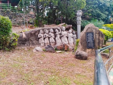 Bangalore, Karnataka, Hindistan-26 Ekim 2025: Japon temalı güzel zen parkı, Buddha Shanthi Kanive Nagarbhavi.